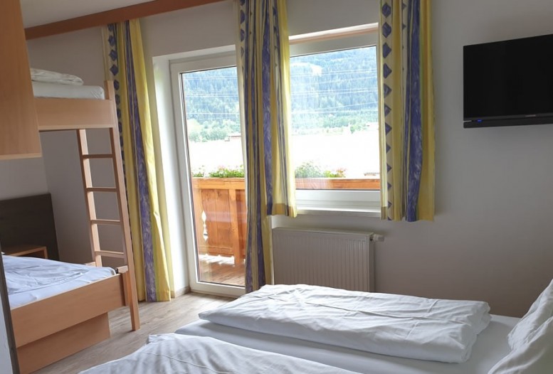 Familienzimmer mit Balkon