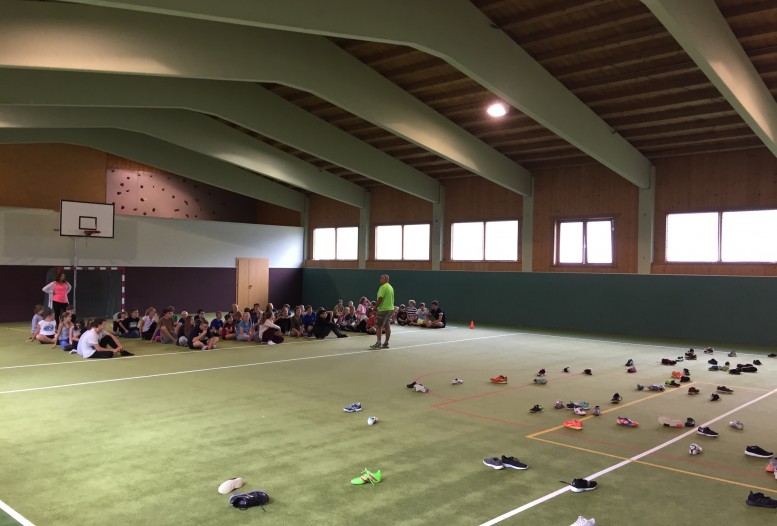 Große Sporthalle für Gruppenaktivitäten im Jugend- und Familiensporthotel Hanneshof in Flachau