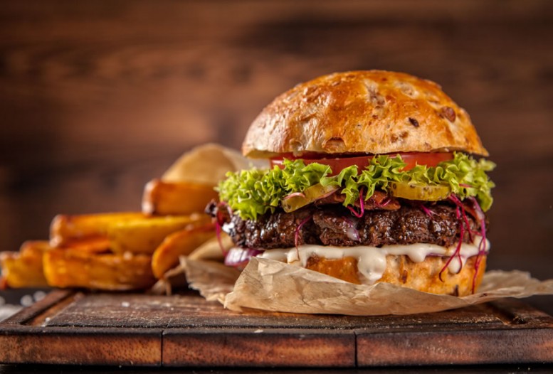 Auf Wunsch Burgerparty im Jugendg&auml;stehaus Hanneshof &copy; Shutterstock