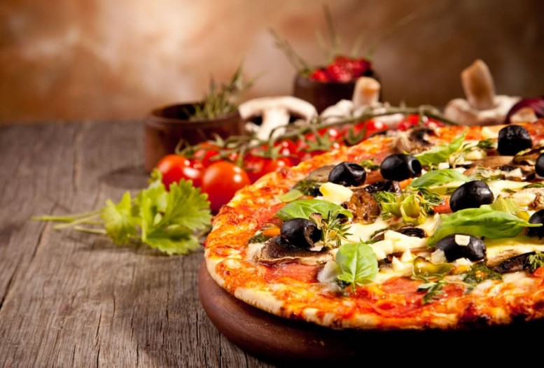 Pizzaabend &copy; Shutterstock